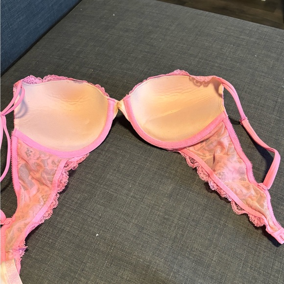 Push up pink Victoria’s Secret. Like new - Picture 2 of 2